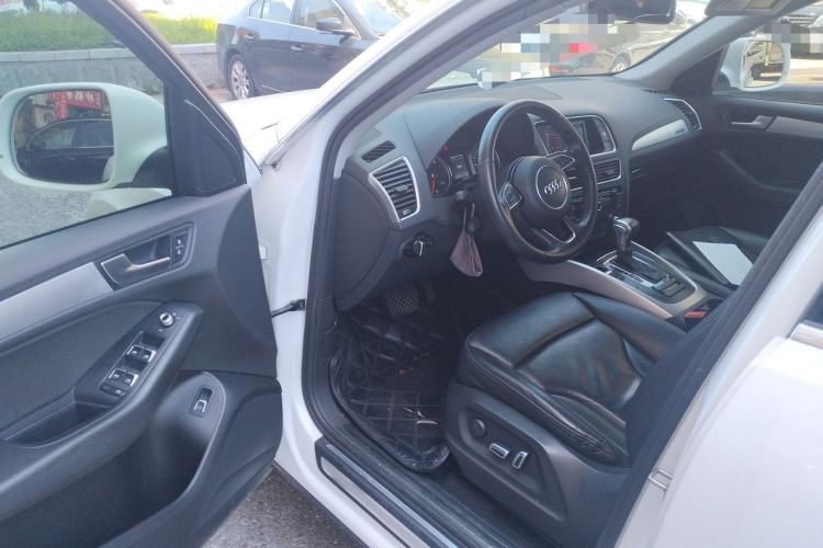 Used Audi Q5 2015 40 TFSI Technology Edition Driver Seat