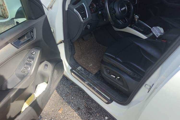 Used Audi Q5 2015 40 TFSI Technology Edition Driver Seat