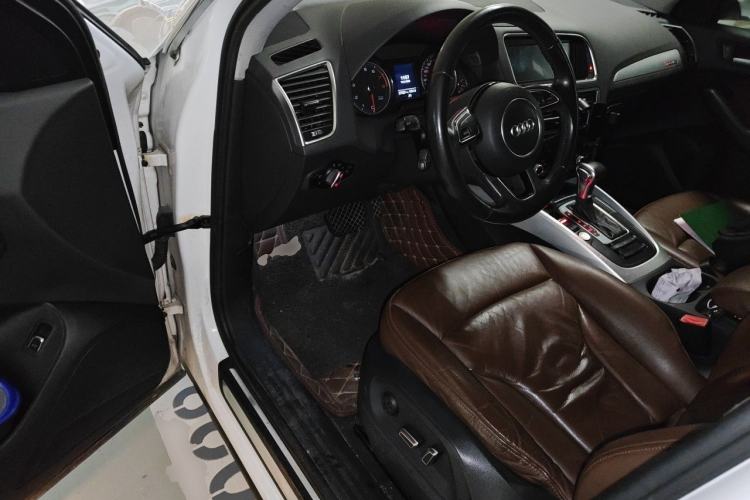 Used Audi Q5 2015 40 TFSI Technology Edition Driver Seat