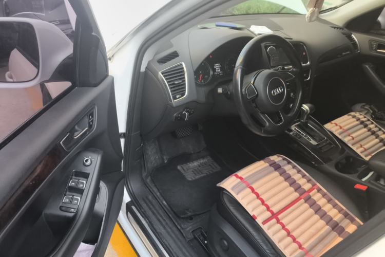 Used Audi Q5 2015 40 TFSI Trendy Edition Driver Seat