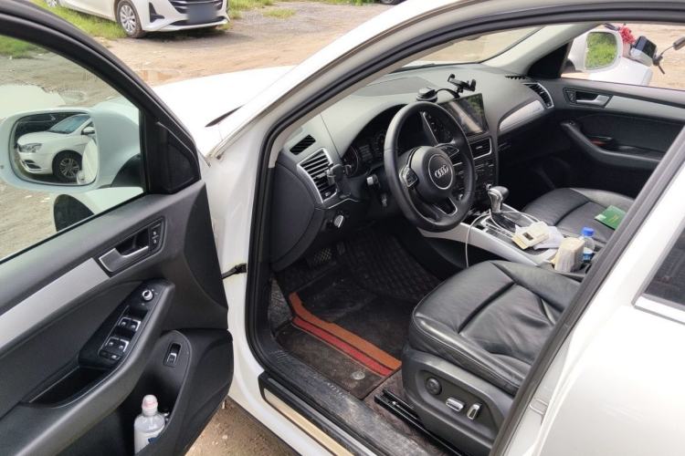 Used Audi Q5 2015 40 TFSI Technology Edition Driver Seat