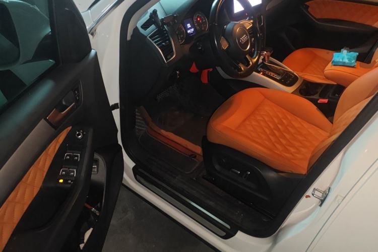 Used Audi Q5 2015 40 TFSI Trendy Edition Driver Seat