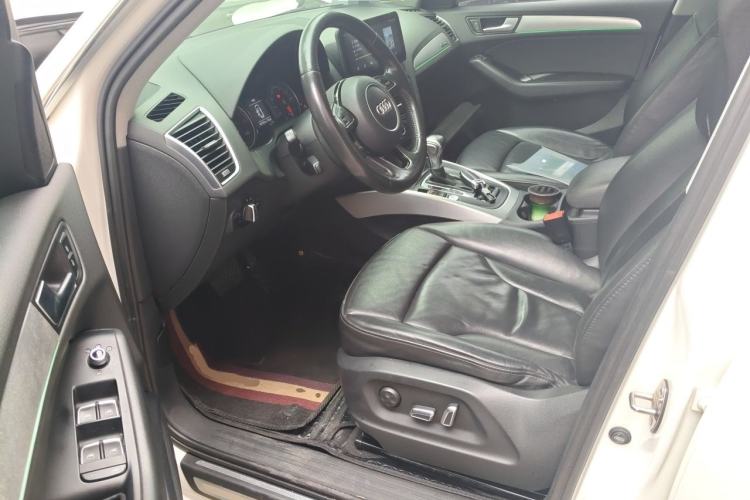 Used Audi Q5 2015 40 TFSI Technology Edition Driver Seat