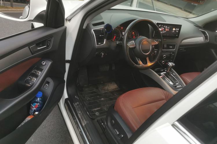 Used Audi Q5 2015 40 TFSI Trendy Edition Driver Seat