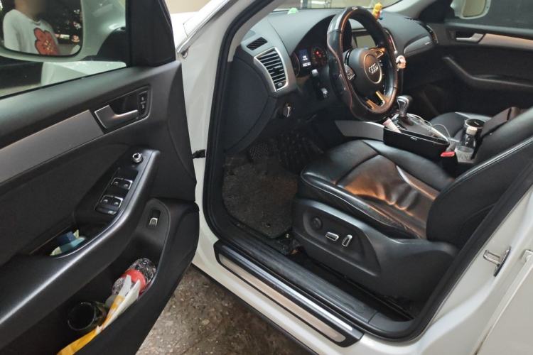Used Audi Q5 2015 40 TFSI Technology Edition Driver Seat