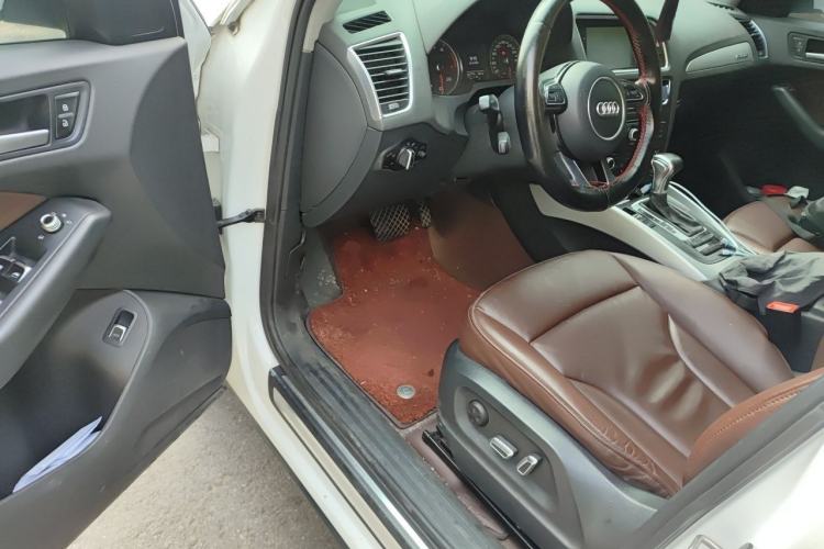 Used Audi Q5 2015 40 TFSI Technology Edition Driver Seat