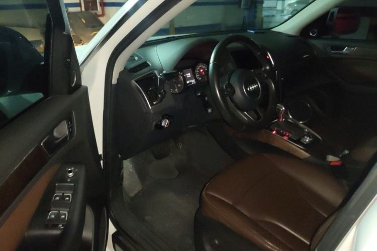 Used Audi Q5 2015 40 TFSI Comfort Model Driver Seat