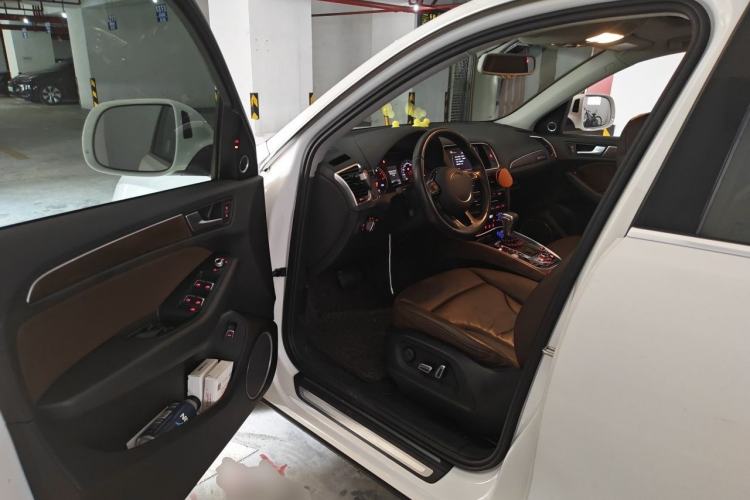 Used Audi Q5 2015 40 TFSI Comfort Model Driver Seat