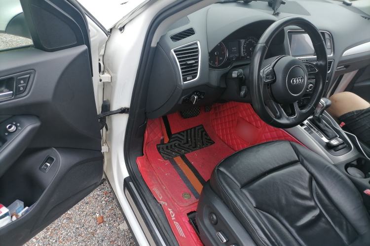 Used Audi Q5 2015 40 TFSI Trendy Edition Driver Seat