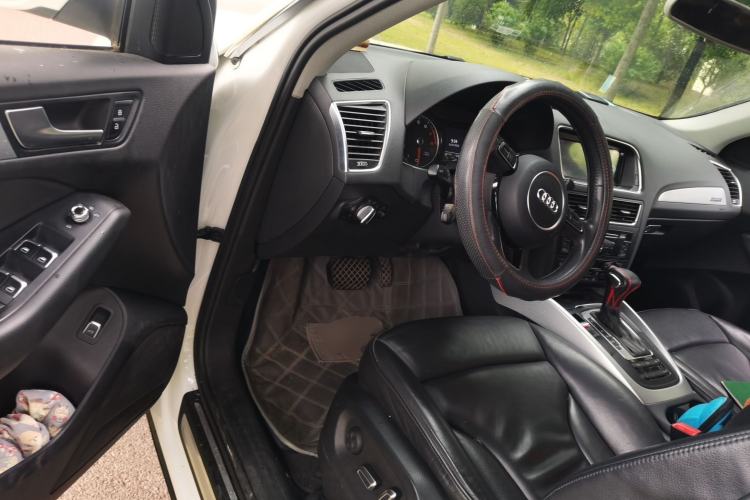 Used Audi Q5 2015 40 TFSI Technology Edition Driver Seat