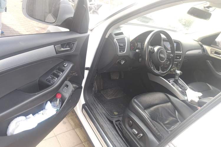 Used Audi Q5 2015 40 TFSI Technology Edition Driver Seat