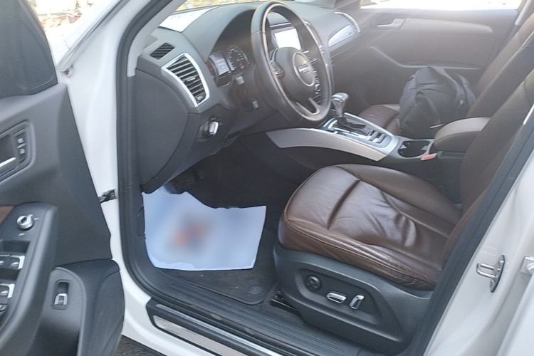 Used Audi Q5 2015 40 TFSI Technology Edition Driver Seat