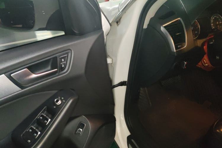 Used Audi Q5 2015 40 TFSI Technology Edition Driver Seat