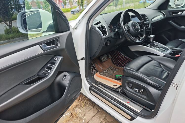 Used Audi Q5 2015 40 TFSI Technology Edition Driver Seat