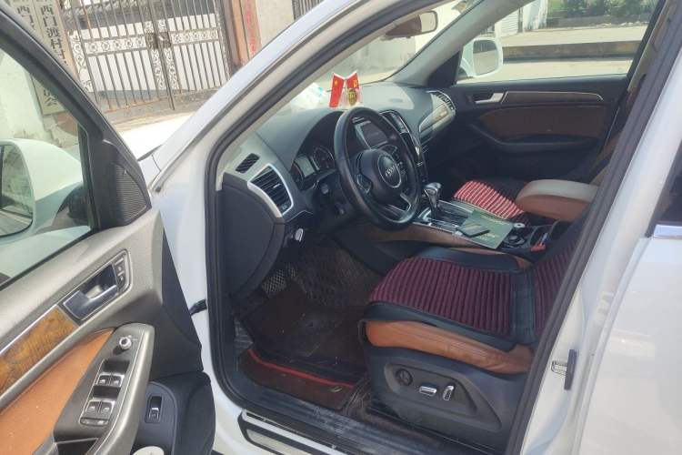 Used Audi Q5 2015 40 TFSI Technology Edition Driver Seat
