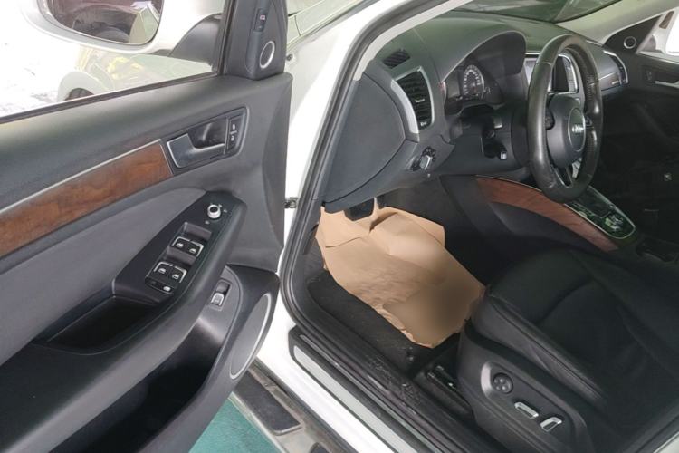 Used Audi Q5 2015 40 TFSI Comfort Model Driver Seat