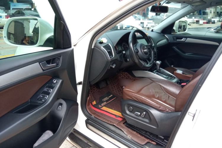 Used Audi Q5 2015 40 TFSI Technology Edition Driver Seat
