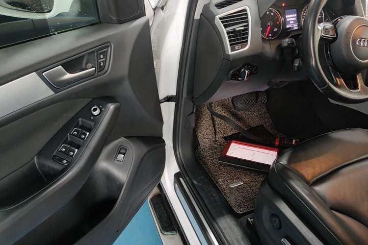 Used Audi Q5 2015 40 TFSI Technology Edition Driver Seat