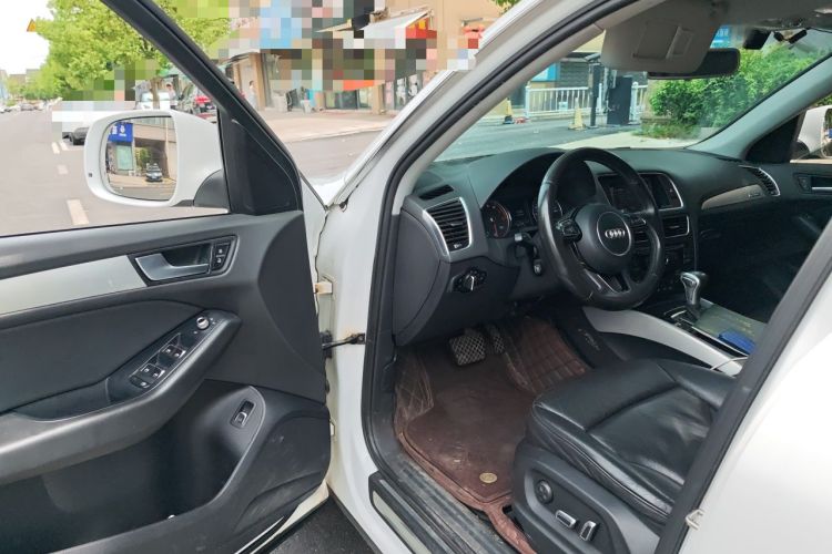 Used Audi Q5 2015 40 TFSI Technology Edition Driver Seat