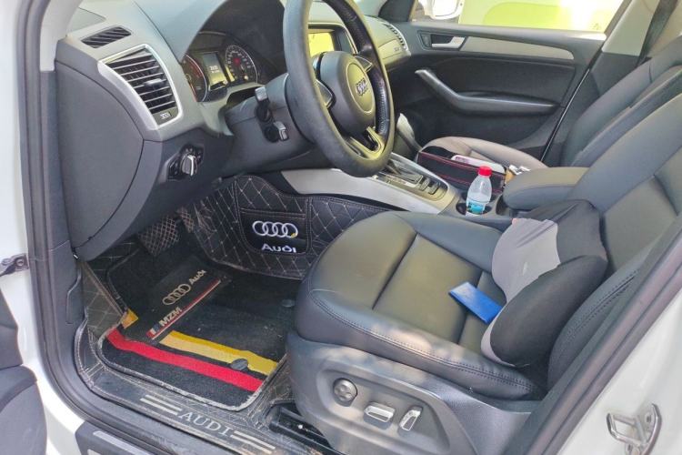 Used Audi Q5 2015 40 TFSI Technology Edition Driver Seat