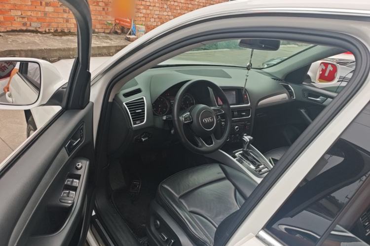 Used Audi Q5 2015 40 TFSI Technology Edition Driver Seat