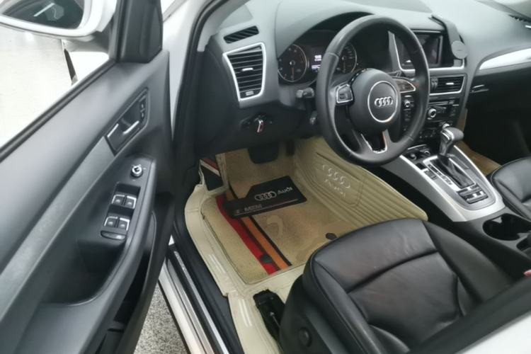 Used Audi Q5 2015 40 TFSI Technology Edition Driver Seat