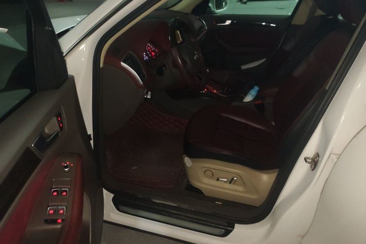 Used Audi Q5 2015 40 TFSI Trendy Edition Driver Seat