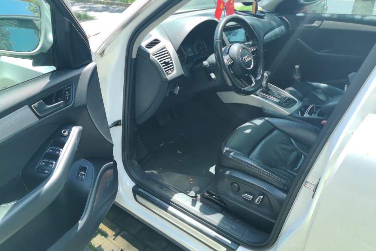 Used Audi Q5 2015 40 TFSI Technology Edition Driver Seat