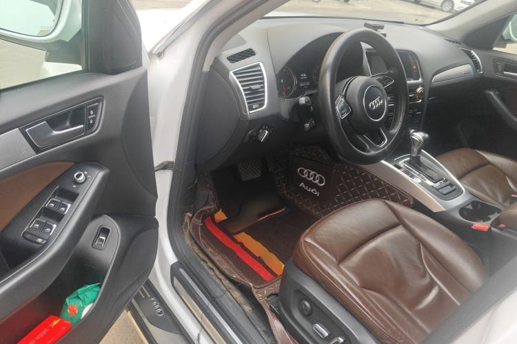 Used Audi Q5 2015 40 TFSI Technology Edition Driver Seat