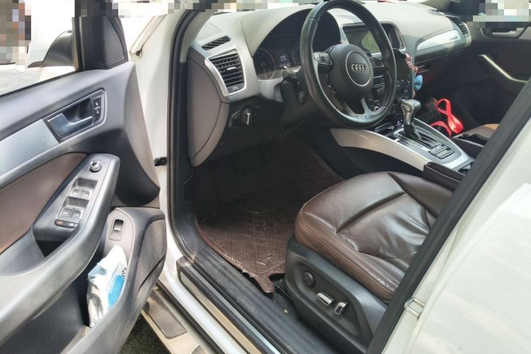 Used Audi Q5 2015 40 TFSI Technology Edition Driver Seat