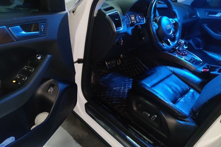 Used Audi Q5 2015 40 TFSI Trendy Edition Driver Seat