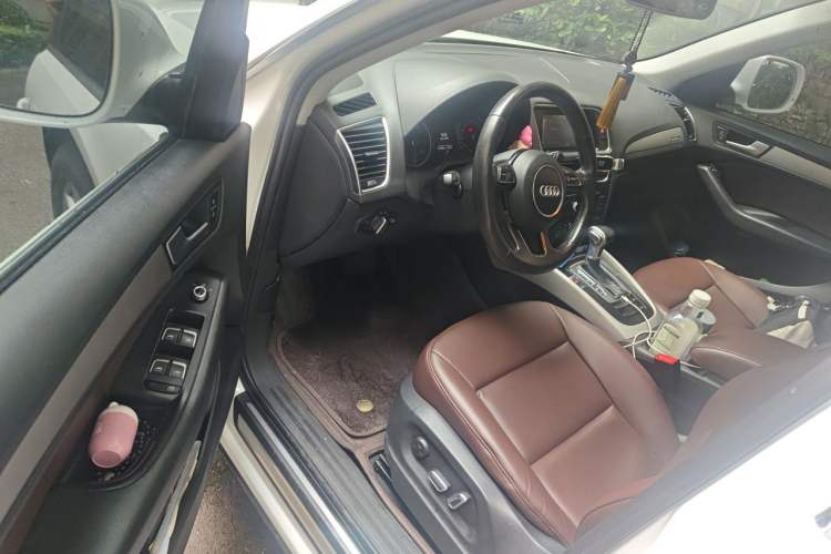 Used Audi Q5 2015 40 TFSI Trendy Edition Driver Seat