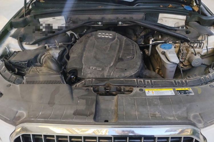 Used Audi Q5 2015 40 TFSI Technology Edition Engine Bay