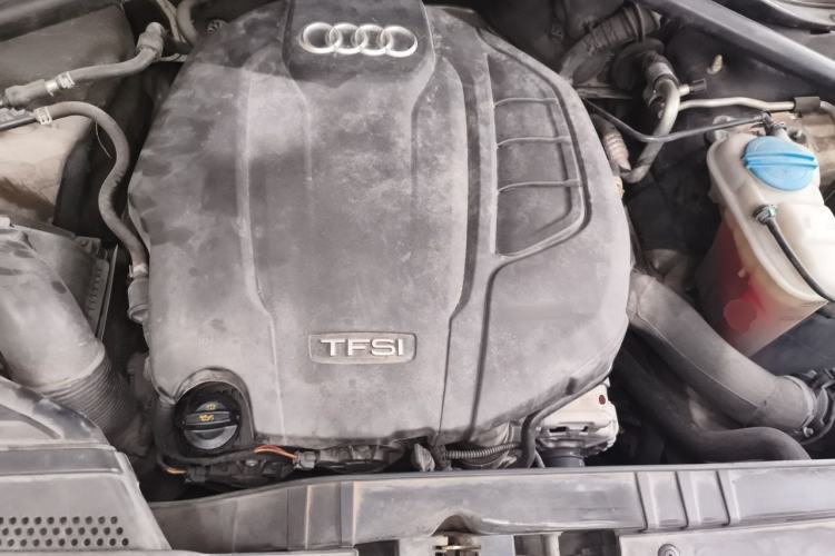 Used Audi Q5 2015 40 TFSI Technology Edition Engine Bay