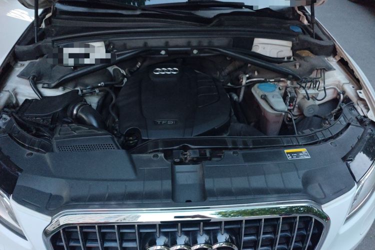 Used Audi Q5 2015 40 TFSI Trendy Edition Engine Bay