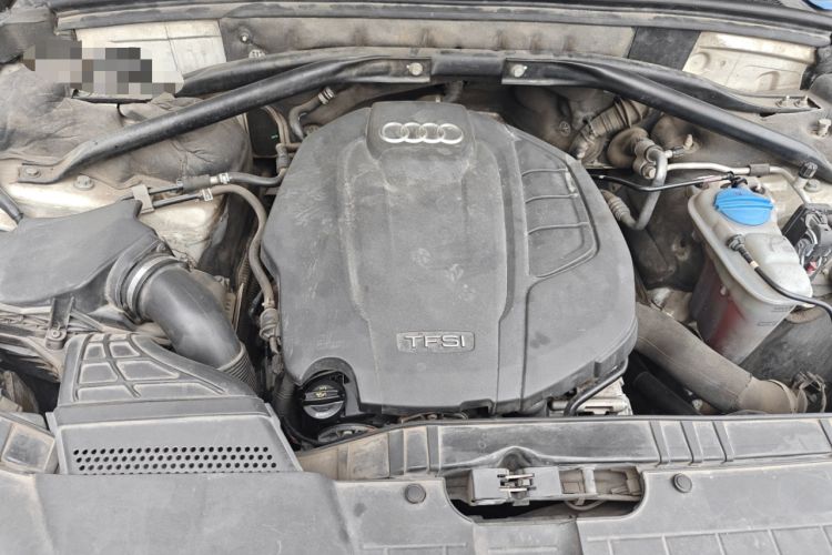 Used Audi Q5 2015 40 TFSI Technology Edition Engine Bay