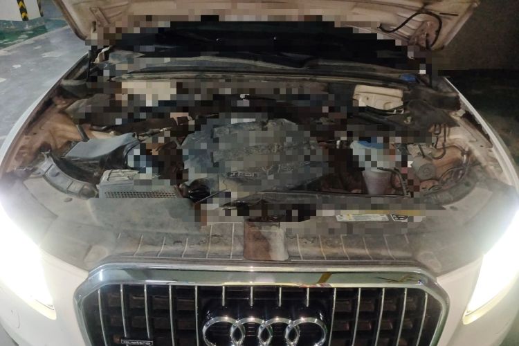 Used Audi Q5 2015 40 TFSI Trendy Edition Engine Bay