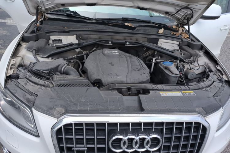 Used Audi Q5 2015 40 TFSI Trendy Edition Engine Bay