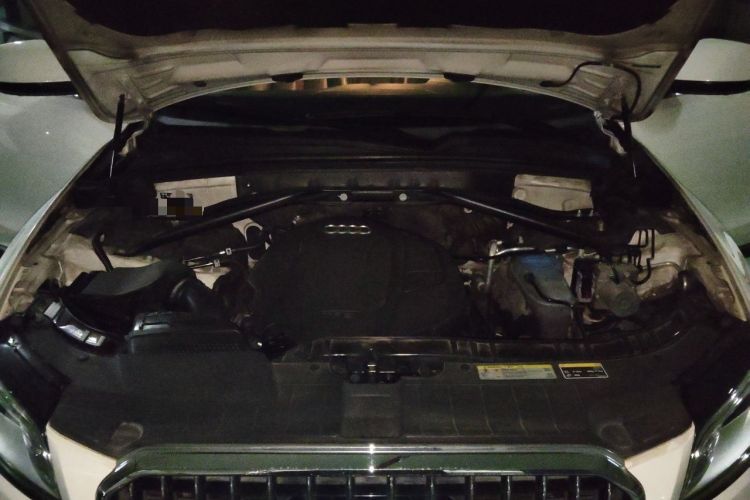 Used Audi Q5 2015 40 TFSI Technology Edition Engine Bay