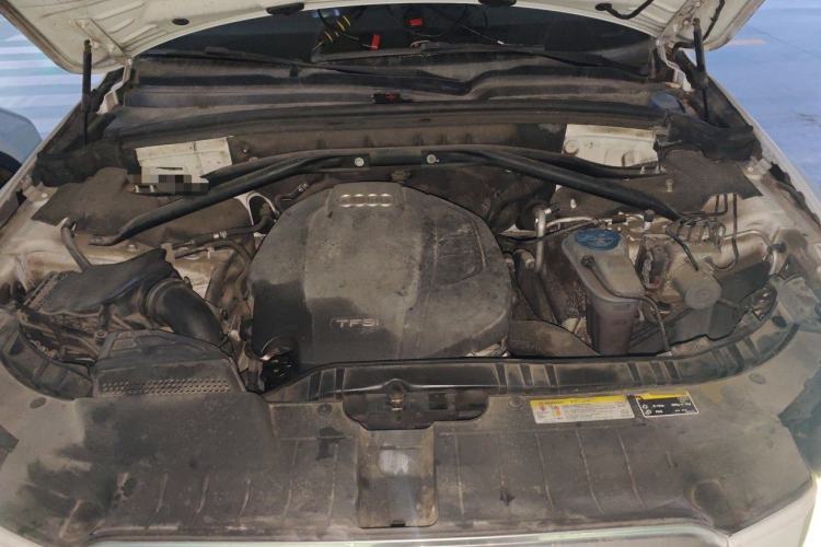 Used Audi Q5 2015 40 TFSI Technology Edition Engine Bay