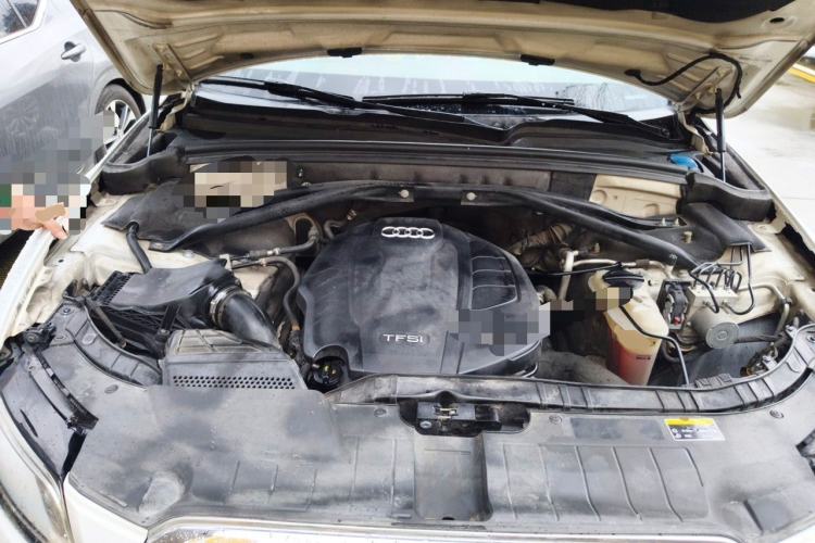 Used Audi Q5 2015 40 TFSI Technology Edition Engine Bay