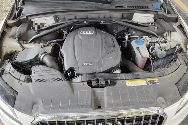 Used Audi Q5 2015 40 TFSI Technology Edition Engine Bay