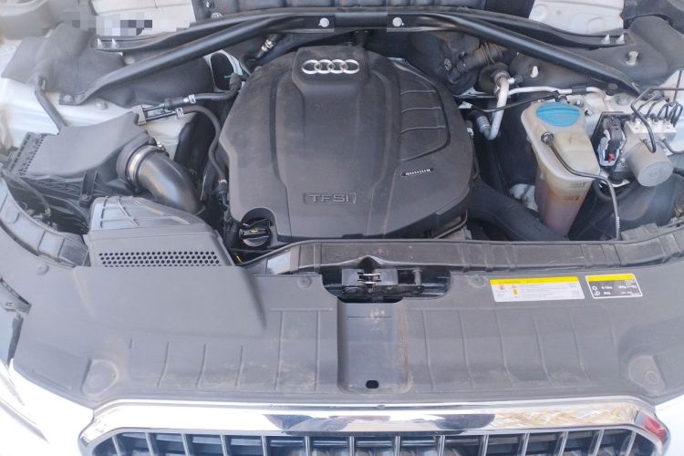 Used Audi Q5 2015 40 TFSI Technology Edition Engine Bay