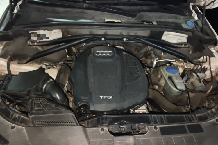 Used Audi Q5 2015 40 TFSI Technology Edition Engine Bay