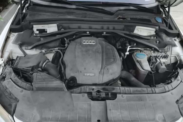 Used Audi Q5 2015 40 TFSI Trendy Edition Engine Bay