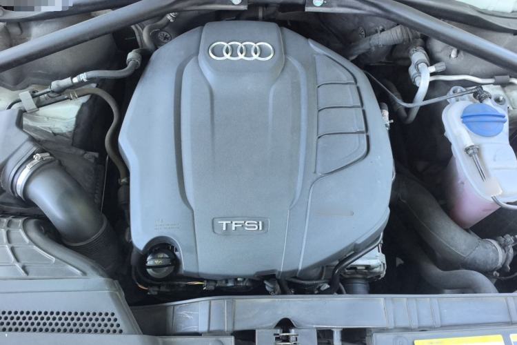 Used Audi Q5 2015 40 TFSI Technology Edition Engine Bay