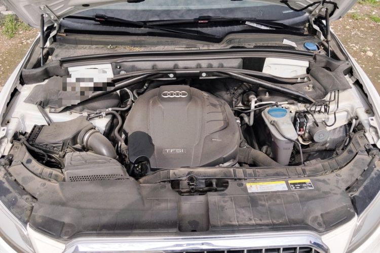 Used Audi Q5 2015 40 TFSI Technology Edition Engine Bay