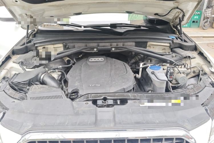 Used Audi Q5 2015 40 TFSI Technology Edition Engine Bay