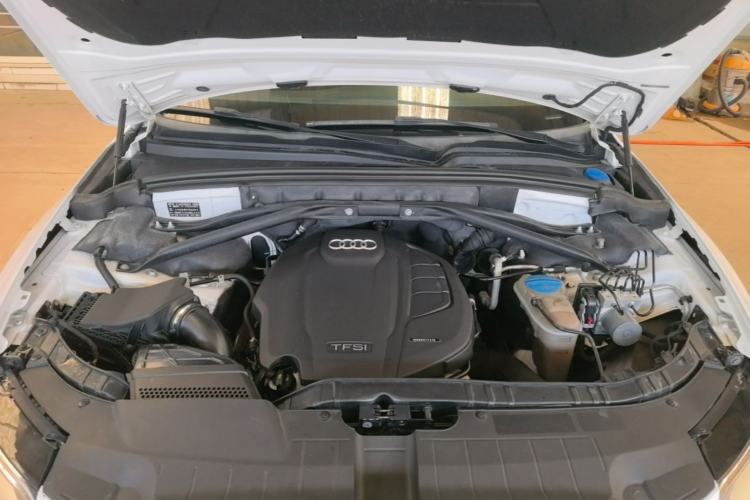 Used Audi Q5 2015 40 TFSI Trendy Edition Engine Bay