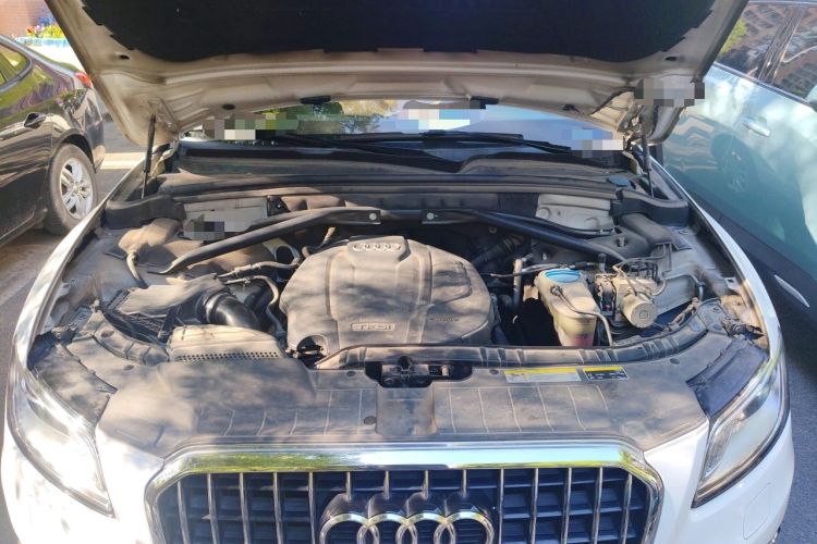 Used Audi Q5 2015 40 TFSI Technology Edition Engine Bay